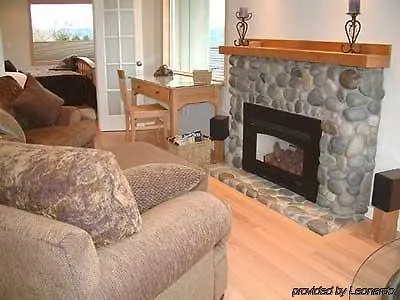 Three Tree Point Bed And Breakfast Burien Bed & Breakfast