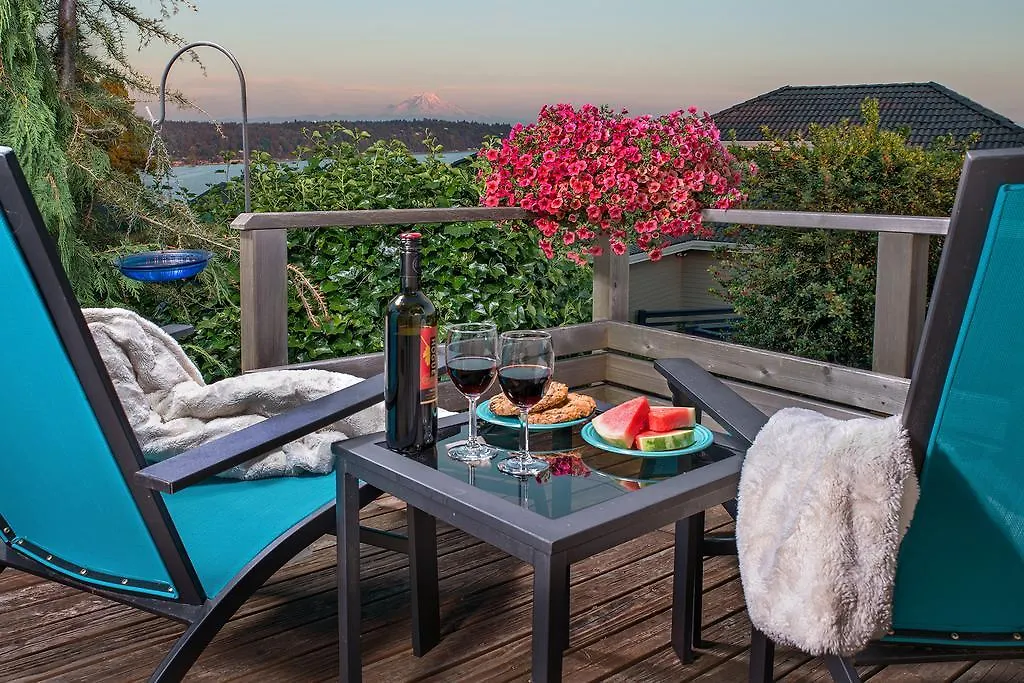 Three Tree Point Bed And Breakfast Burien United States