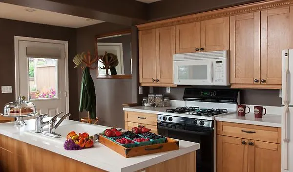 Three Tree Point Bed And Breakfast Burien United States